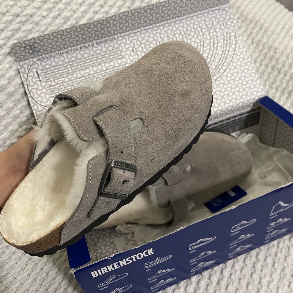 Birkenstock boston shearlings. Color ‘Stone Coin’. Size 037 Narrow  (size 6) - Picture 6 of 6